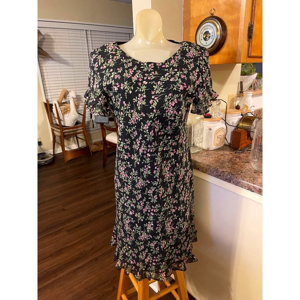 Jessica Howard Ruffled Sheath of Pink Rosebuds Vintage